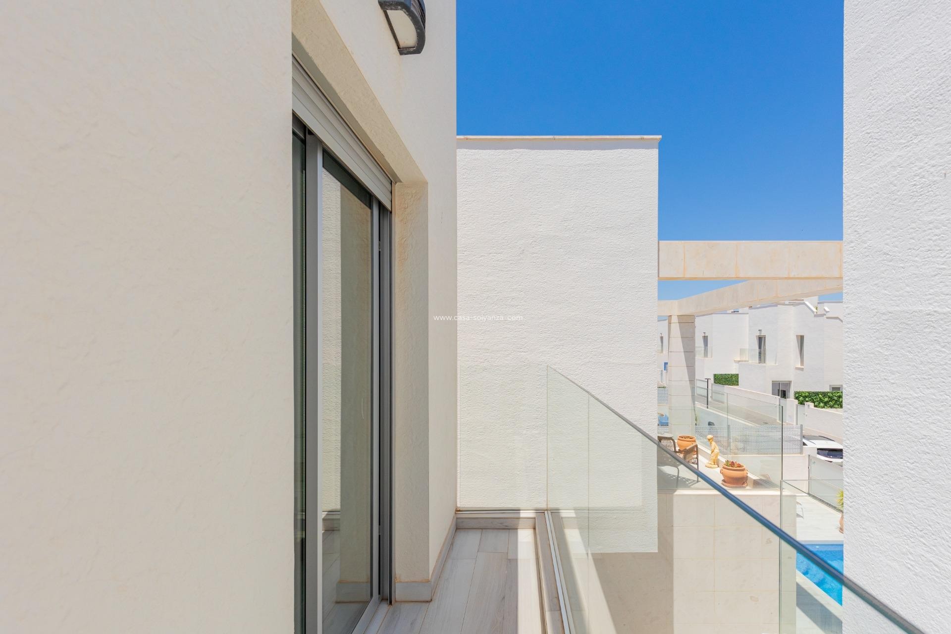 Herverkoop - Villa - Orihuela Costa - Lomas de Cabo Roig