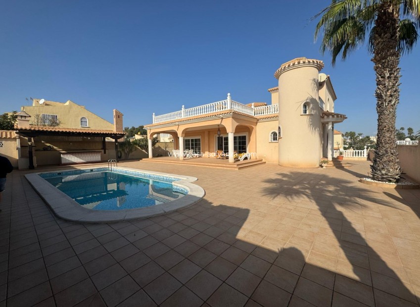 Herverkoop - Villa - Orihuela Costa - Playa Flamenca