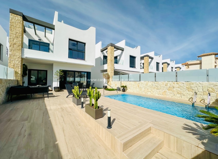 Herverkoop - Villa - Orihuela Costa - Punta Prima