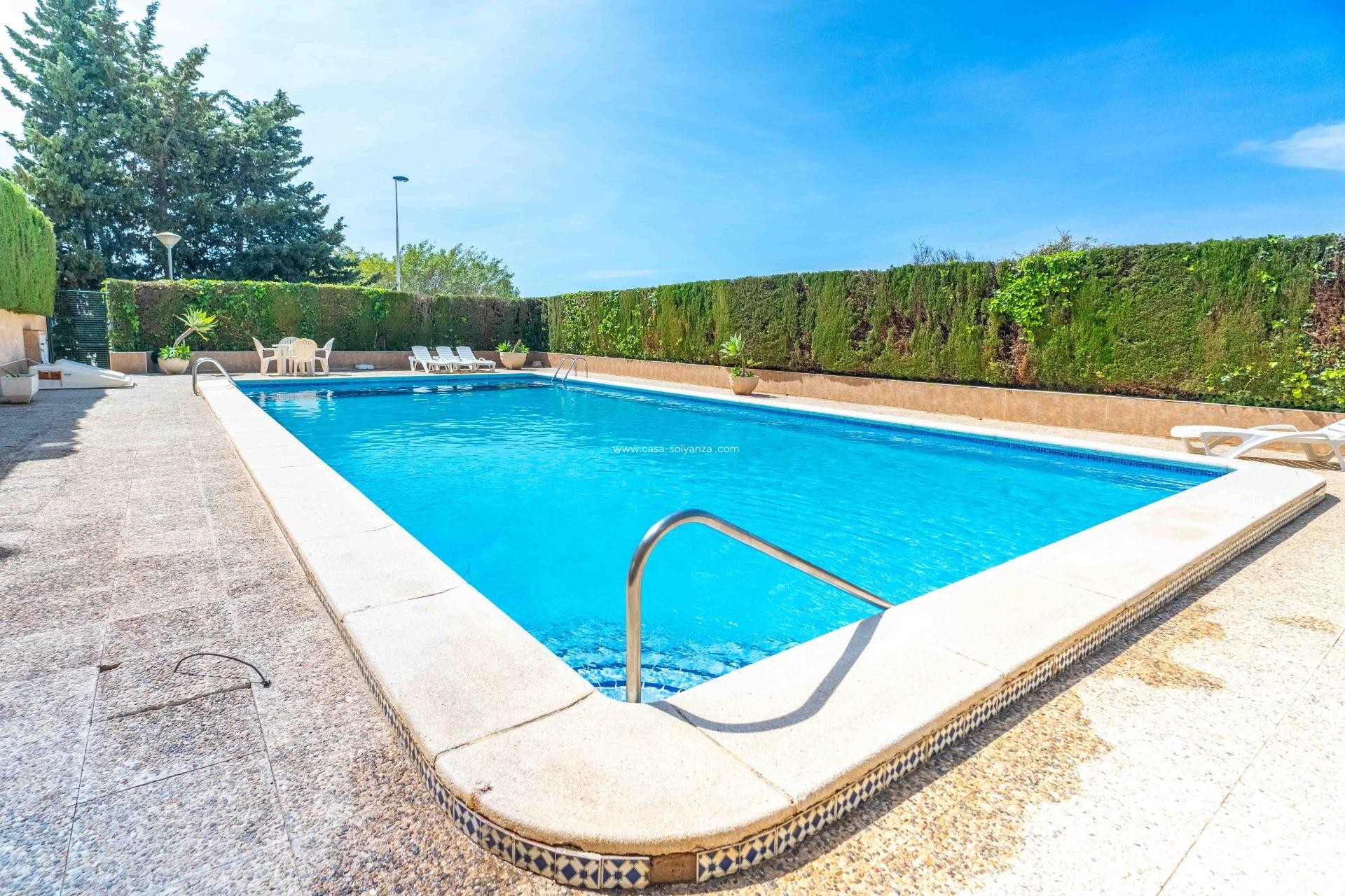 Herverkoop - Villa - Orihuela Costa - Punta Prima