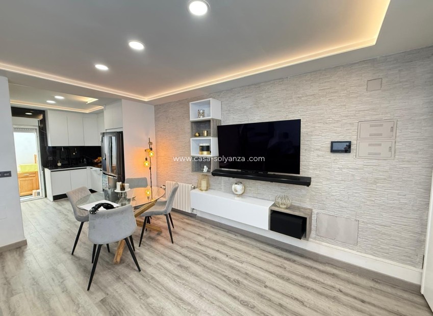 Herverkoop - Villa - Orihuela Costa - Villamartín