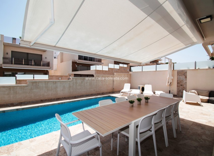 Herverkoop - Villa - Orihuela Costa - Villamartín
