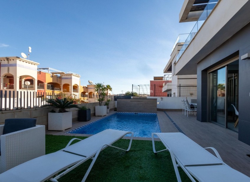 Herverkoop - Villa - Orihuela - Villamartin