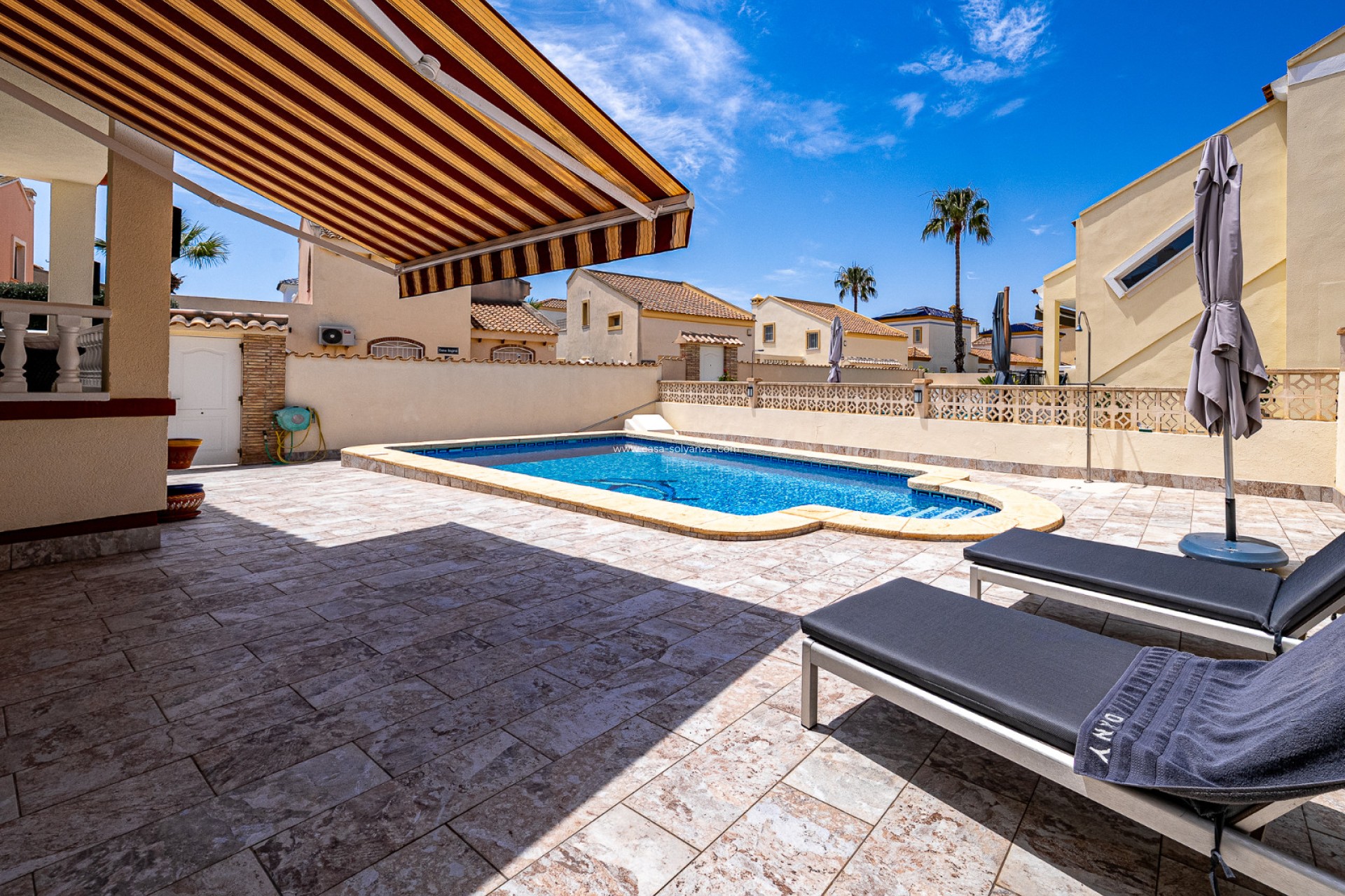 Herverkoop - Villa - Playa Flamenca - Montilla