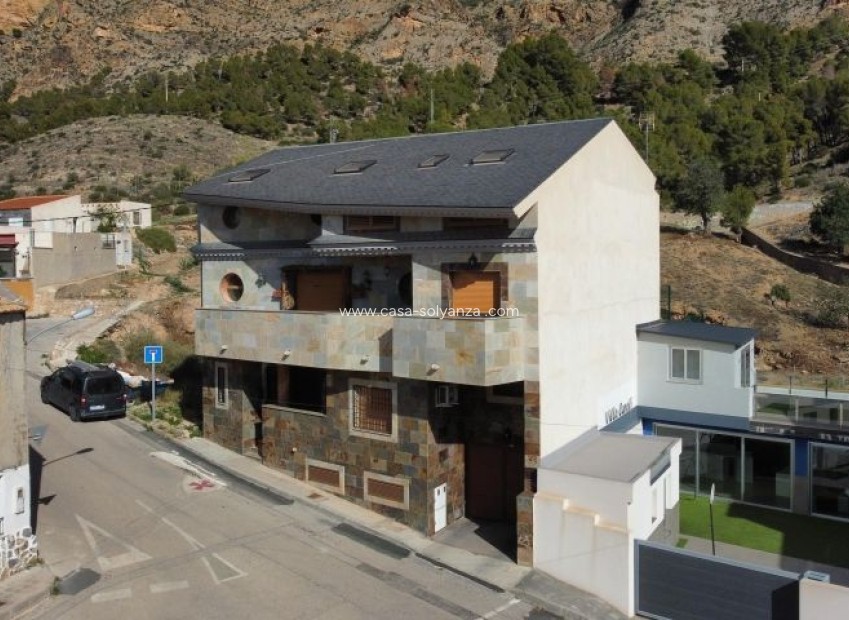 Herverkoop - Villa - Redován - Inland