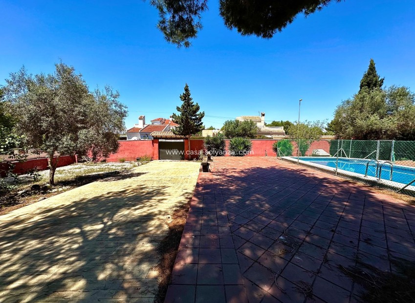 Herverkoop - Villa - San Miguel de Salinas - Ciudad de las comunicaciones