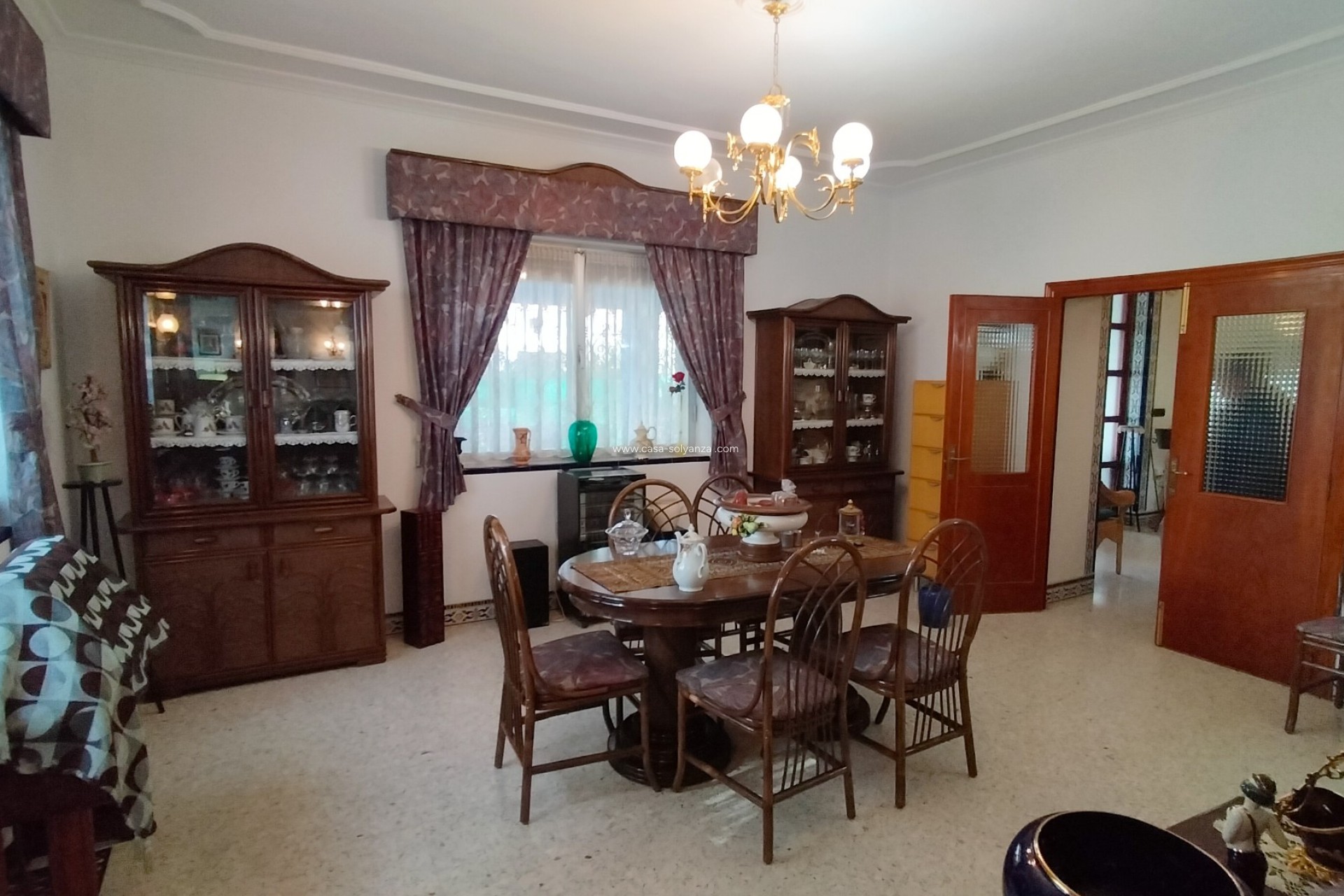 Herverkoop - Villa - Sax - Inland