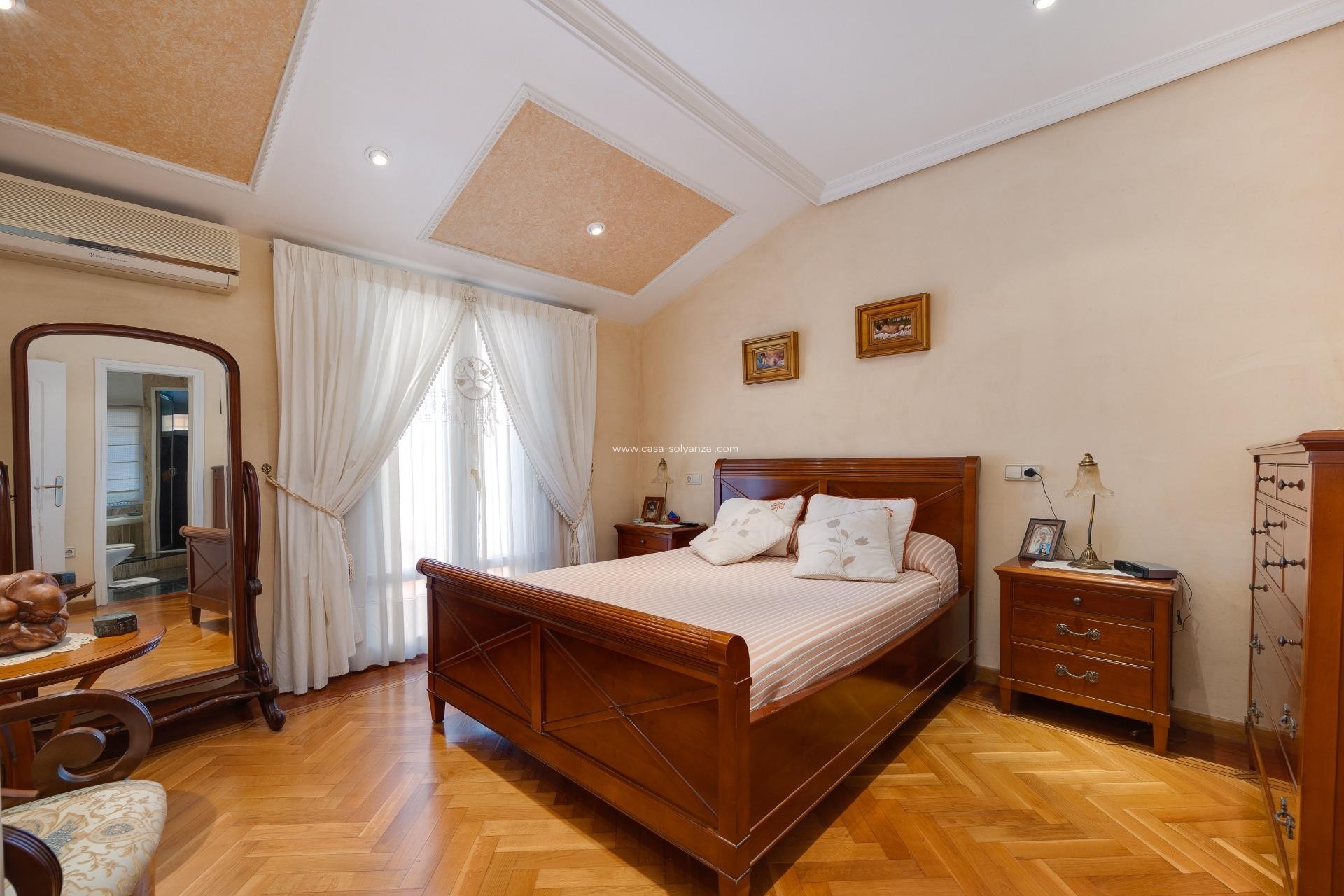 Herverkoop - Villa - Torrevieja - Aguas nuevas