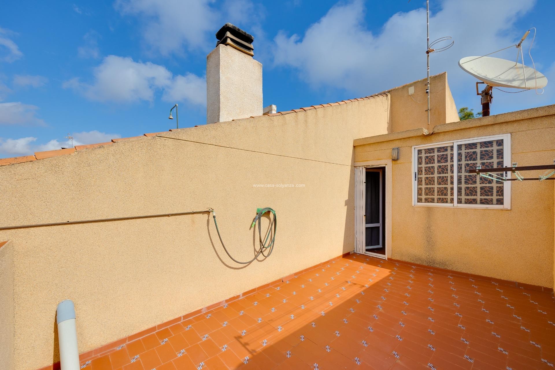 Herverkoop - Villa - Torrevieja - Aguas nuevas