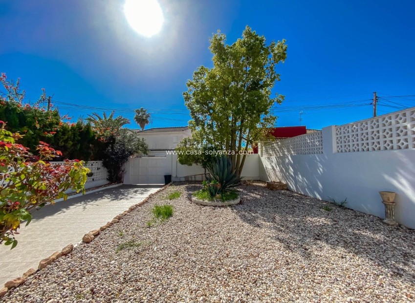 Herverkoop - Villa - Torrevieja - Aguas nuevas