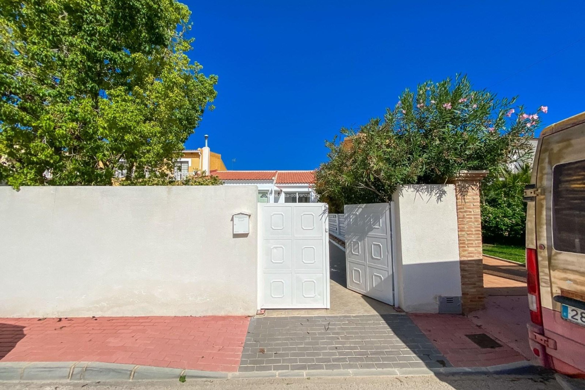 Herverkoop - Villa - Torrevieja - Aguas nuevas