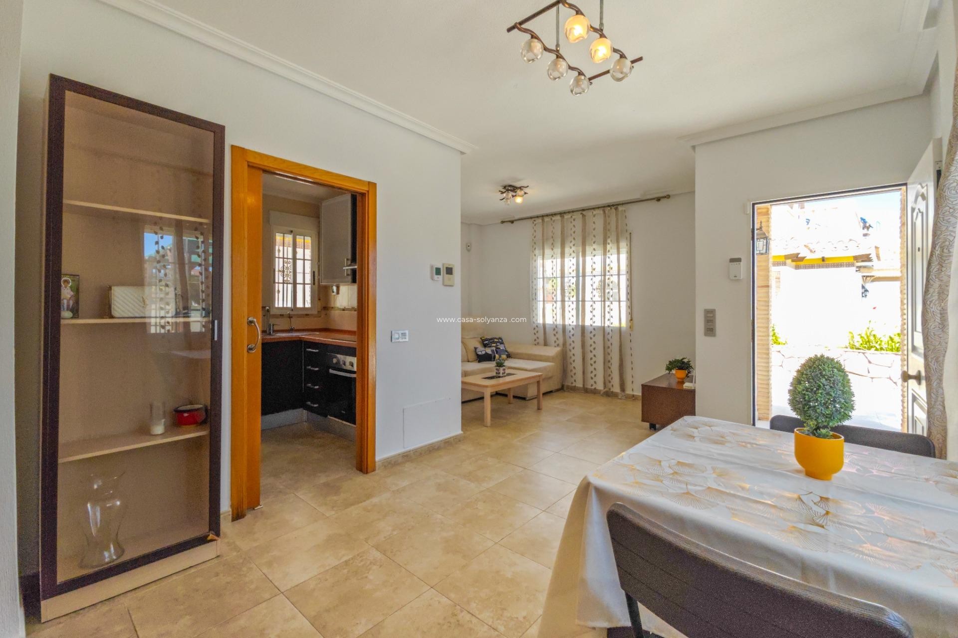 Herverkoop - Villa - Torrevieja - La Mata
