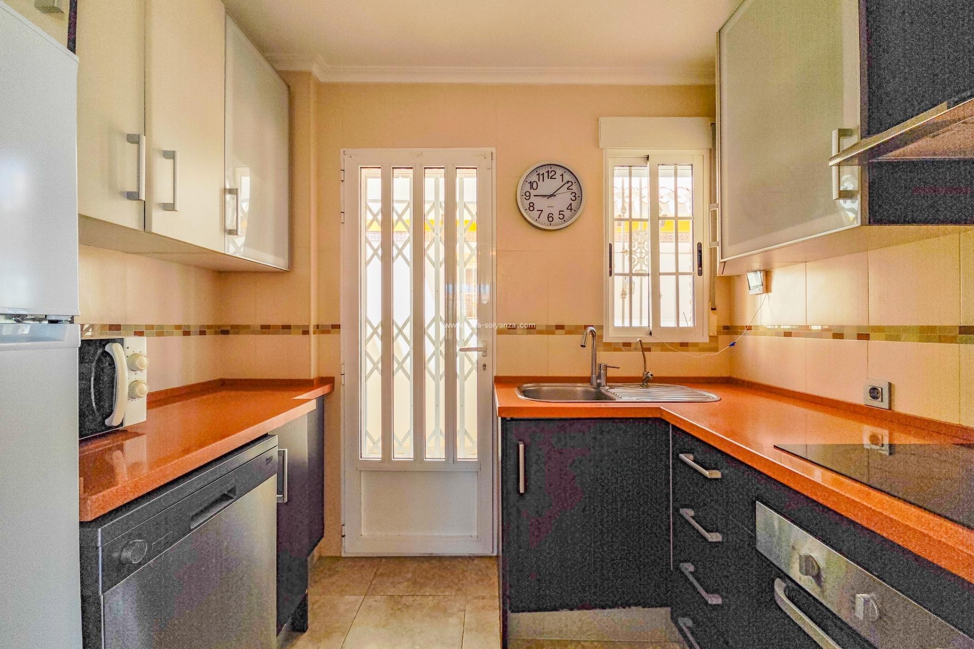 Herverkoop - Villa - Torrevieja - La Mata