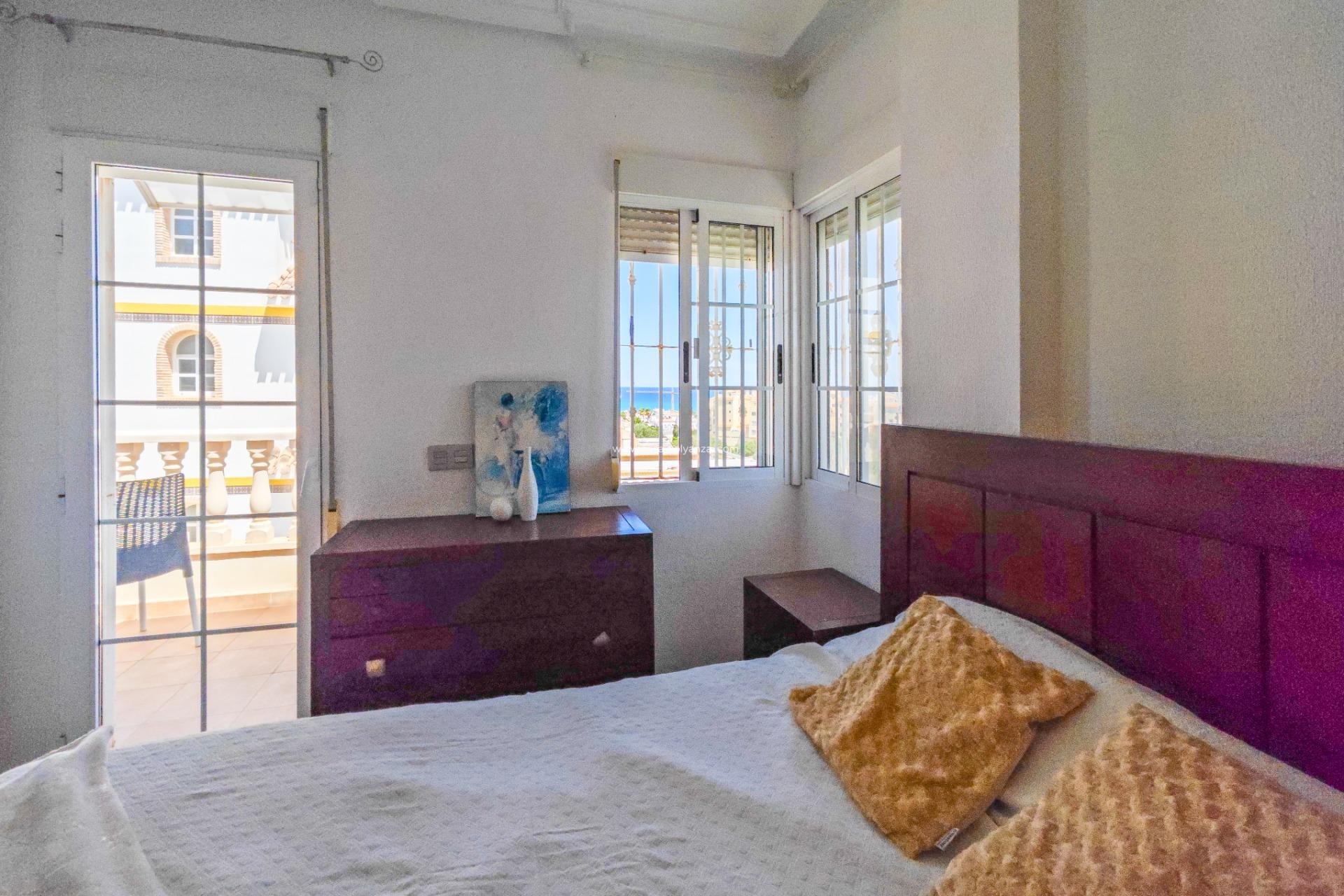 Herverkoop - Villa - Torrevieja - La Mata