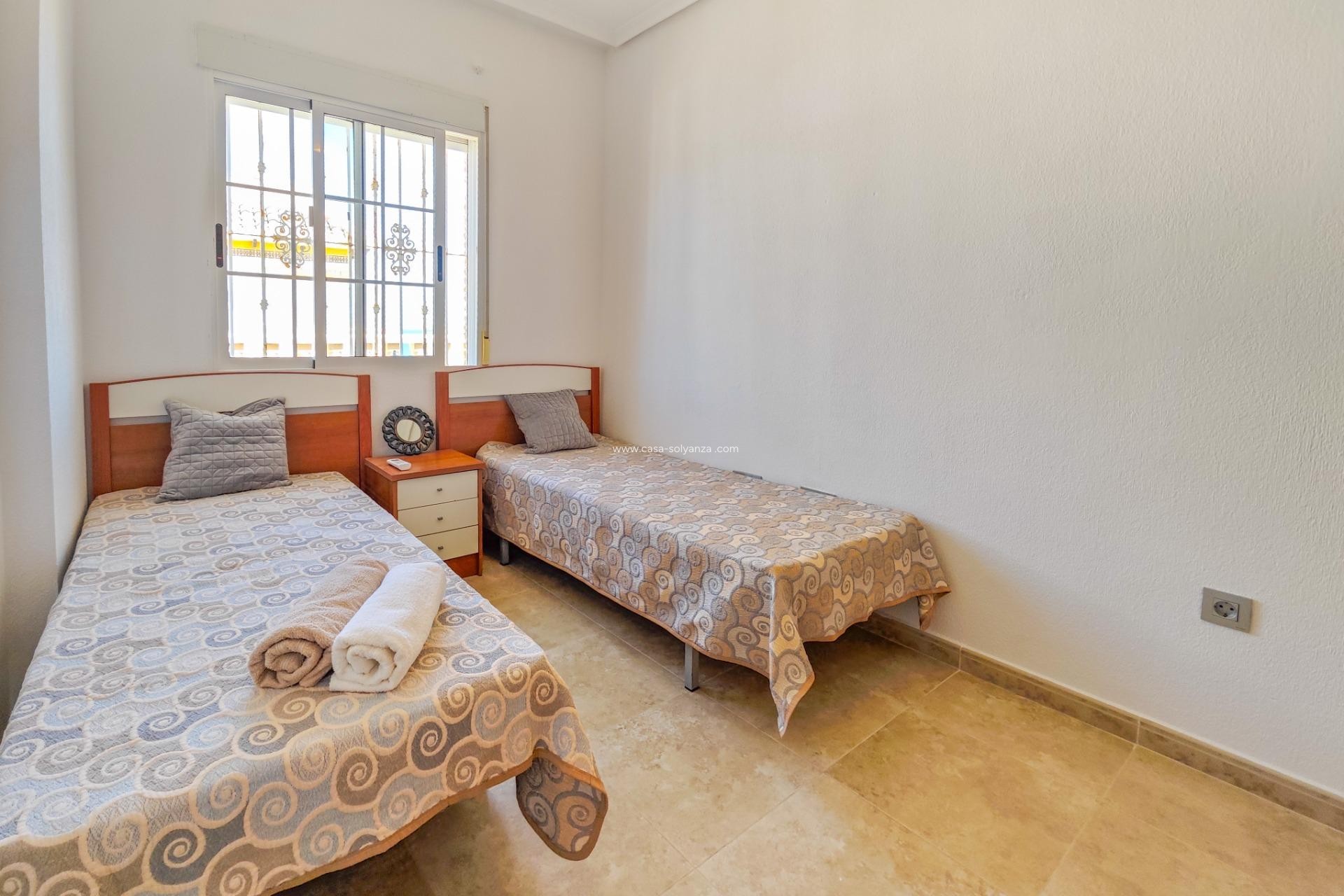Herverkoop - Villa - Torrevieja - La Mata