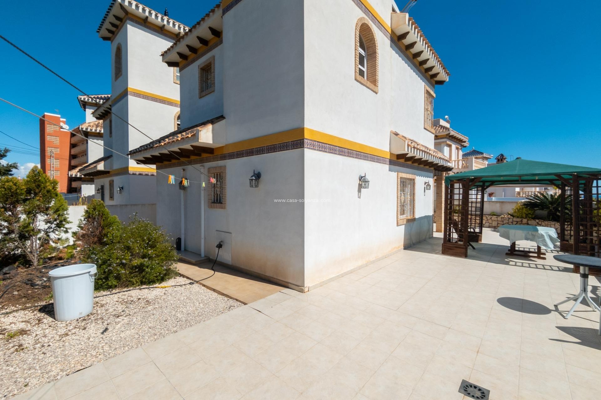 Herverkoop - Villa - Torrevieja - La Mata