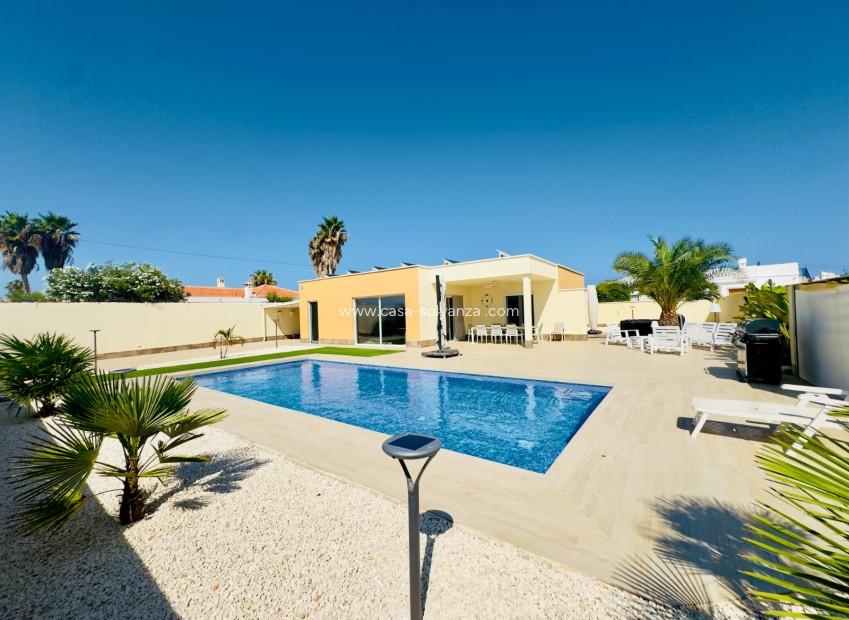 Herverkoop - Villa - Torrevieja - La Siesta