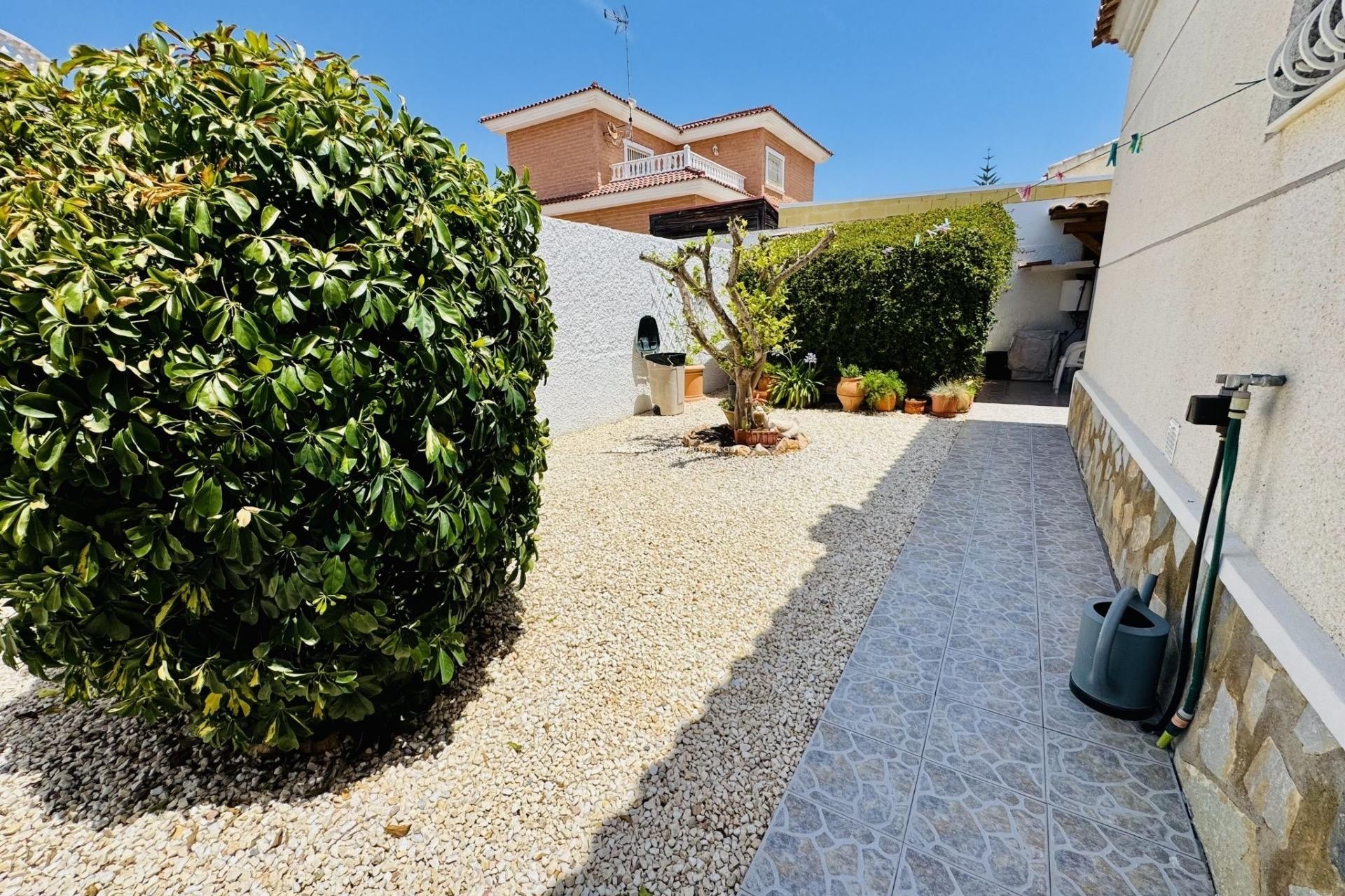 Herverkoop - Villa - Torrevieja - La Siesta