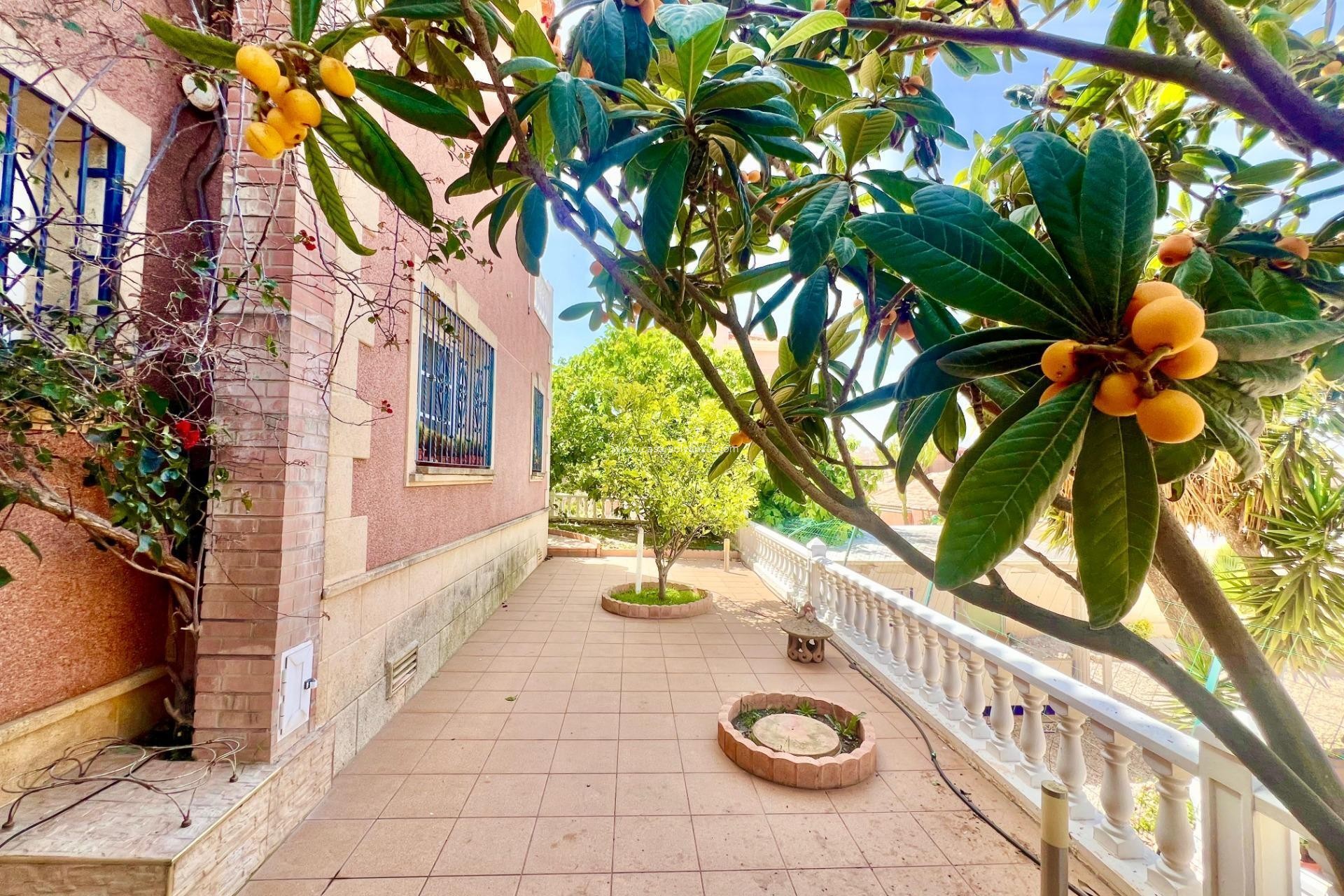 Herverkoop - Villa - Torrevieja - Los Balcones