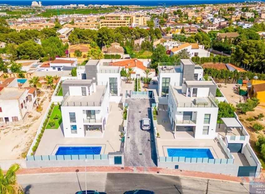Herverkoop - Villa - Torrevieja - Los Balcones