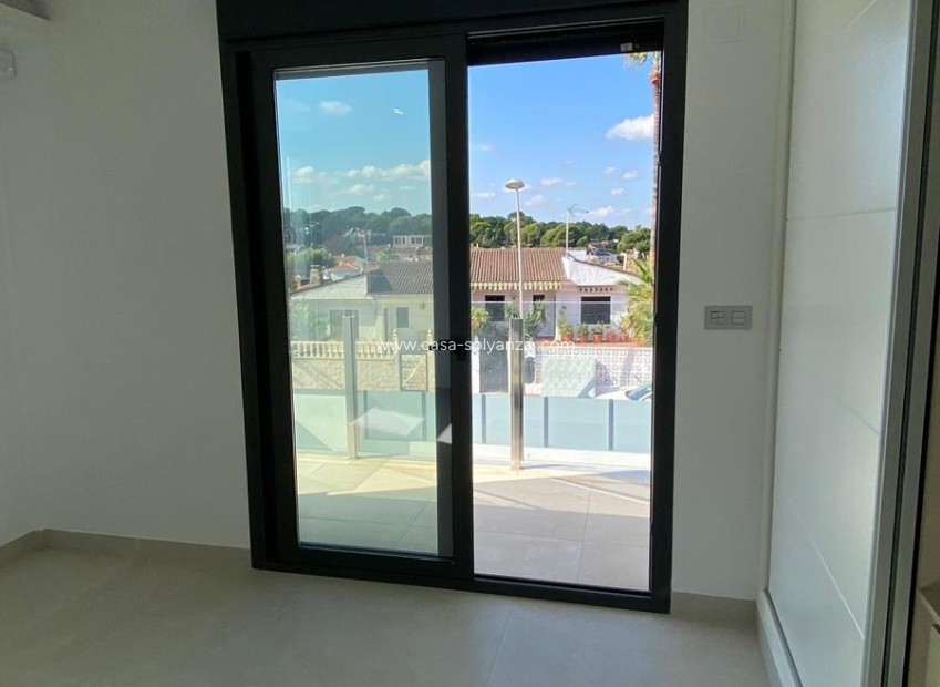 Herverkoop - Villa - Torrevieja - Los Balcones