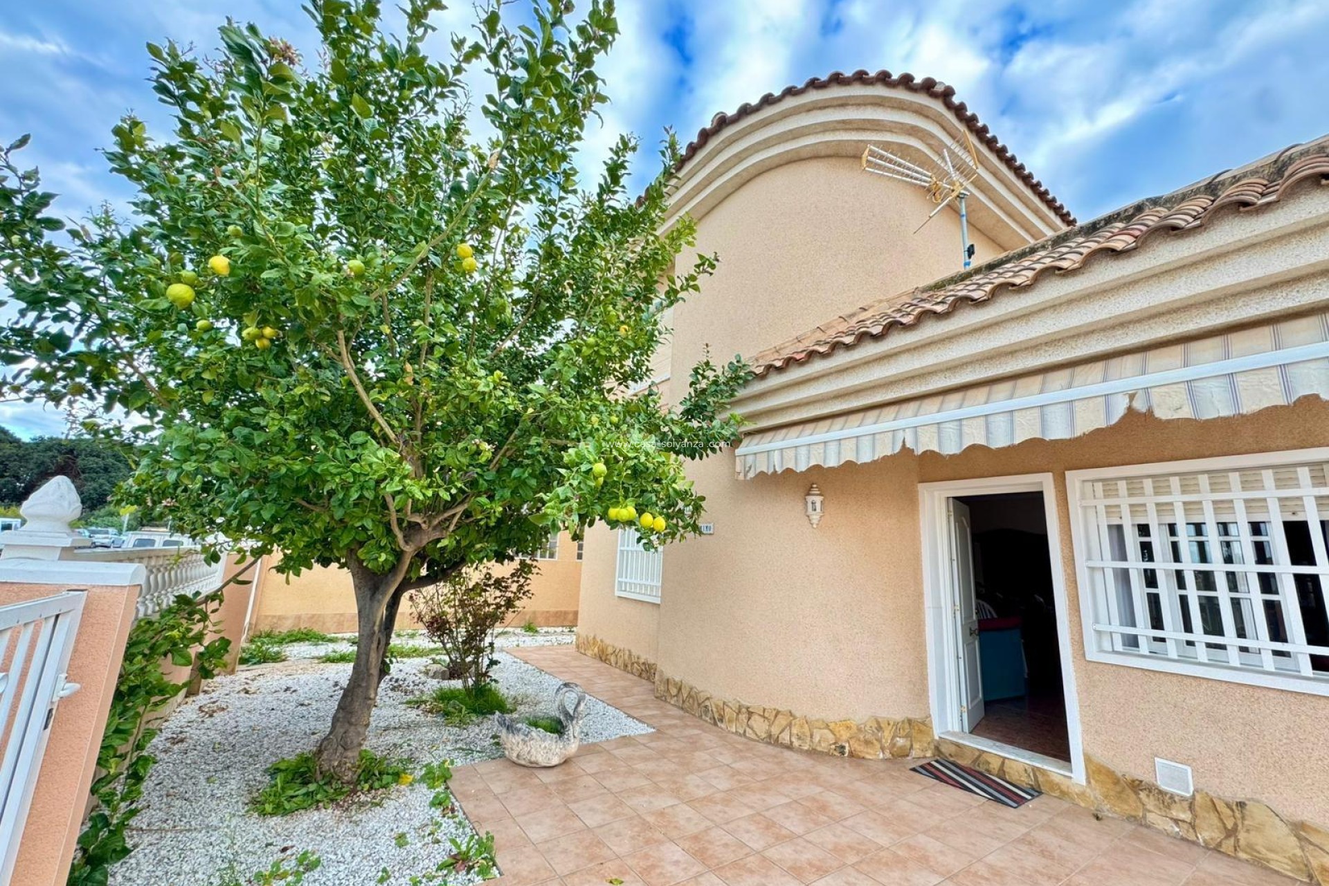 Herverkoop - Villa - Torrevieja - Los Balcones