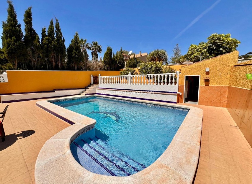 Herverkoop - Villa - Torrevieja - Los Balcones
