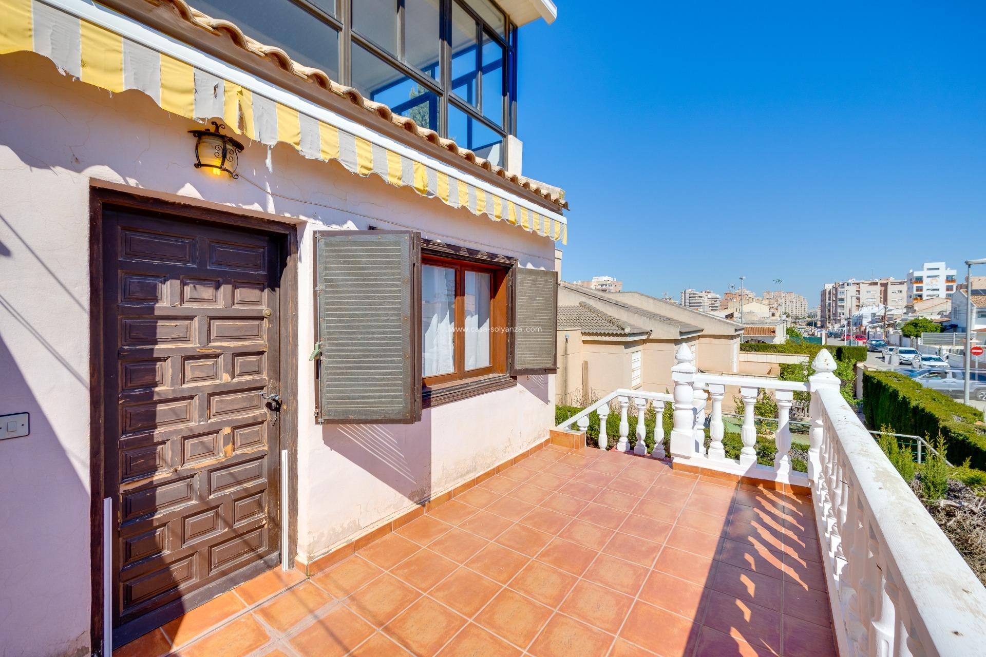Herverkoop - Villa - Torrevieja - Nueva Torrevieja