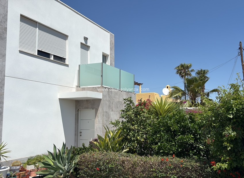 Herverkoop - Villa - Torrevieja - Torreta - Florida