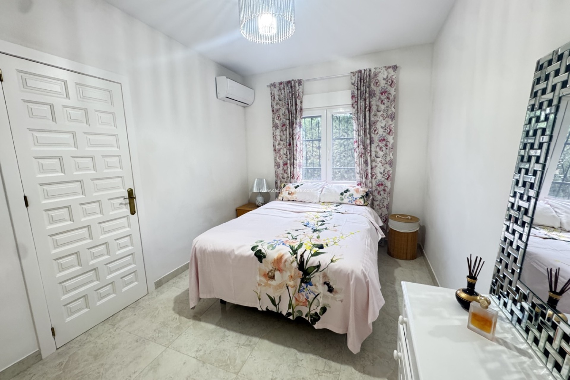 Herverkoop - Villa - Villamartin - Villamartín