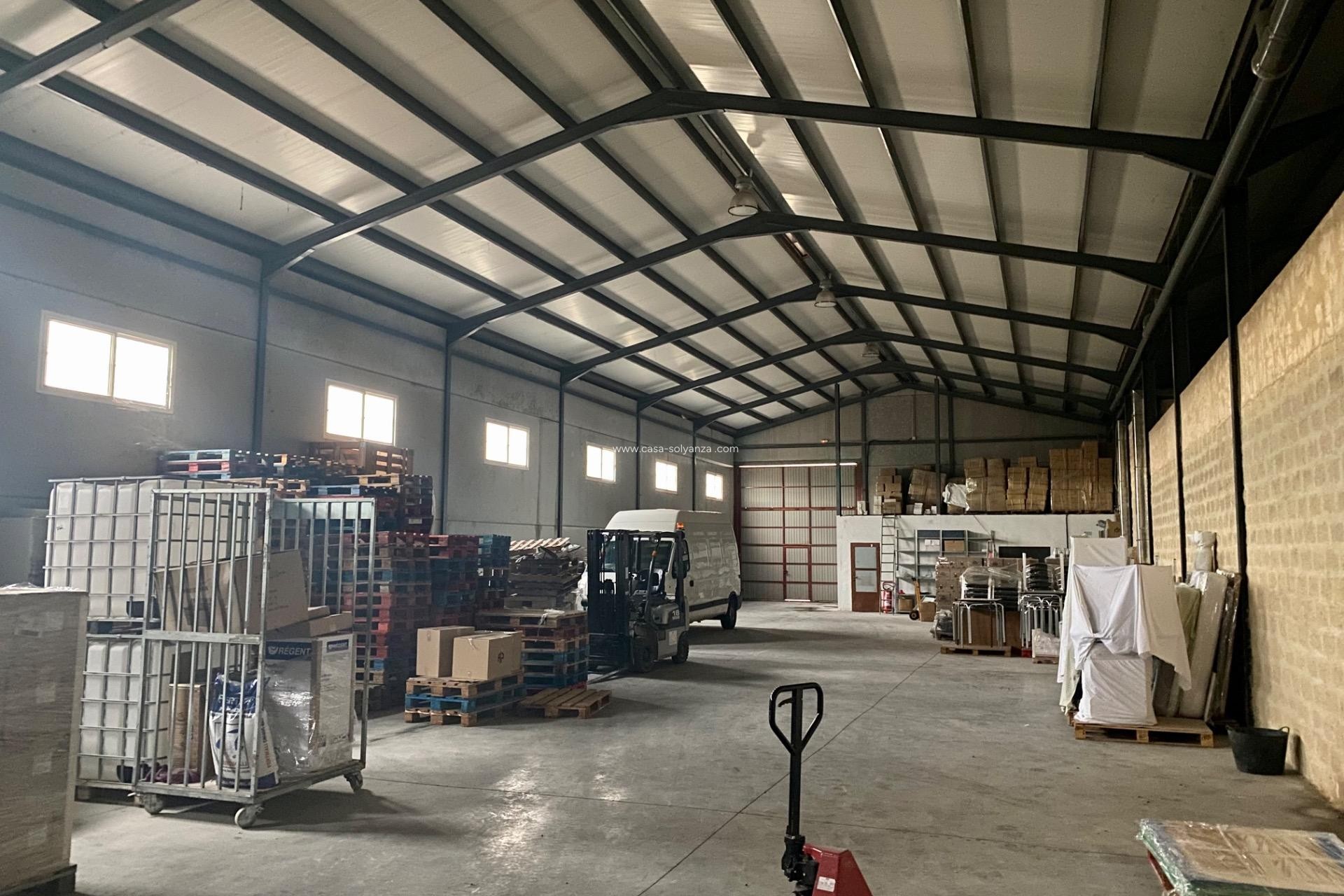 Herverkoop - wine cellar - Albacete