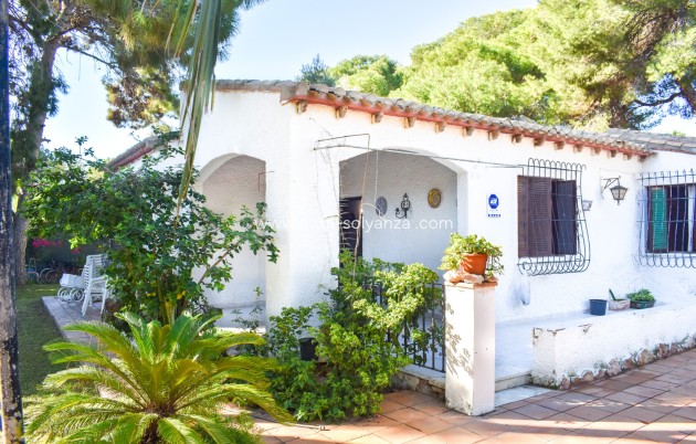 Independent villa - Resale - Orihuela Costa - Punta Prima