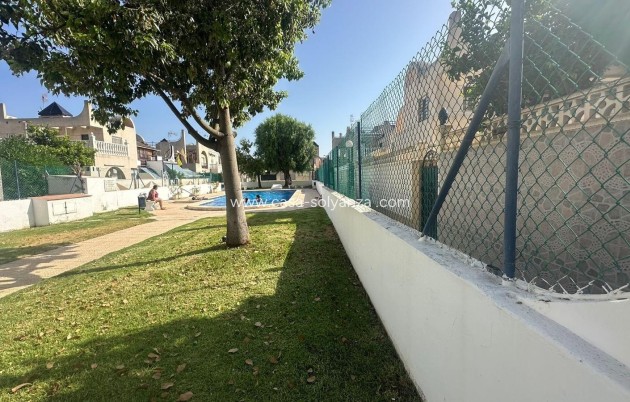 Maison de ville - Revente - Torrevieja - Carrefour