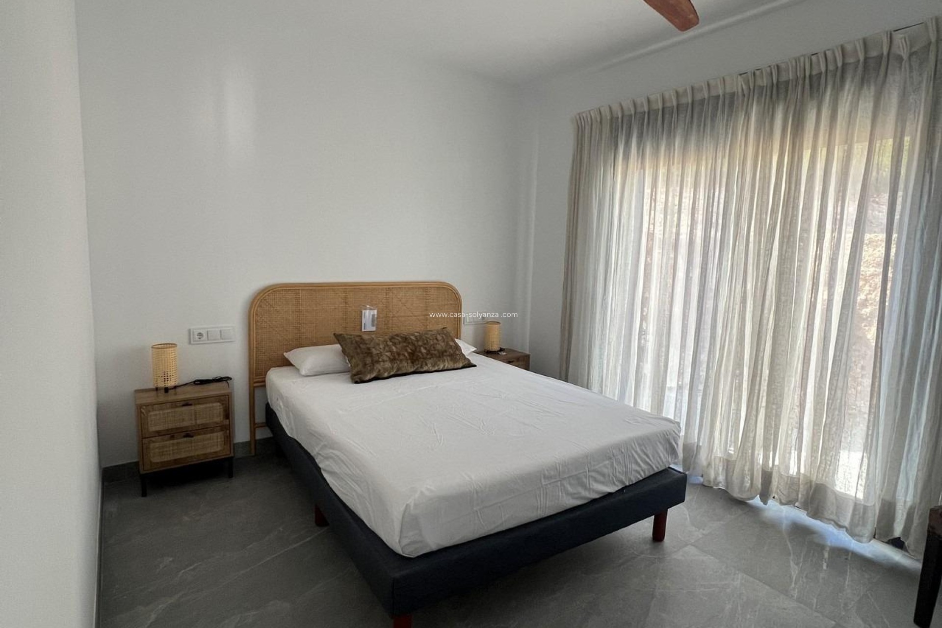 Neue Gebäude - Stadthaus - Polop - PAU1