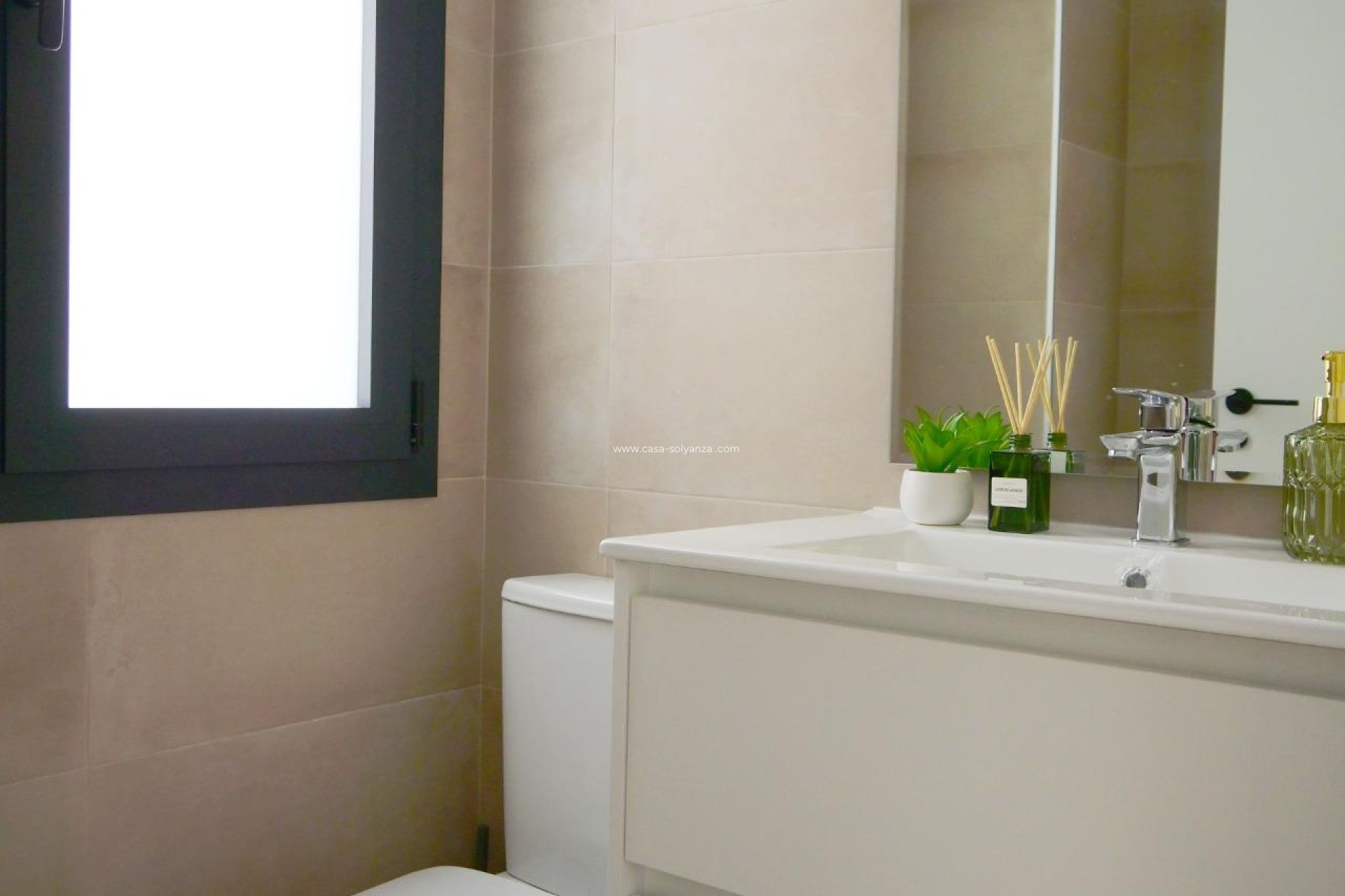 Neue Gebäude - Villa - Dolores - polideportivo