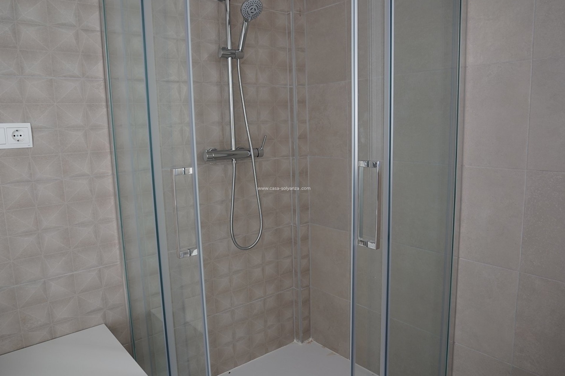 Neue Gebäude - Villa - Polop