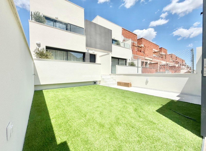 Nouvelle construction - Maison de ville - Cox - San Fernando