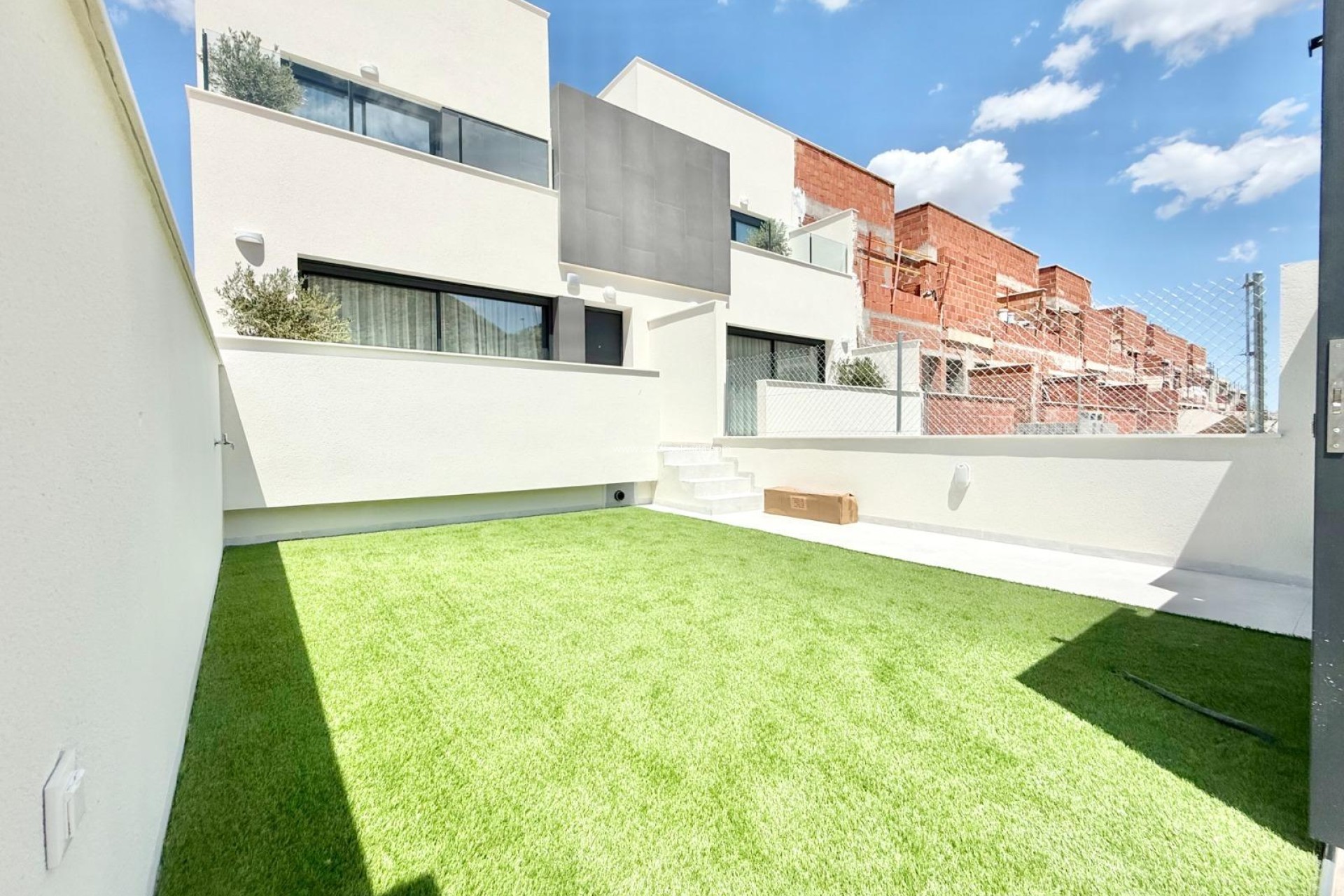 Nouvelle construction - Maison de ville - Cox - San Fernando