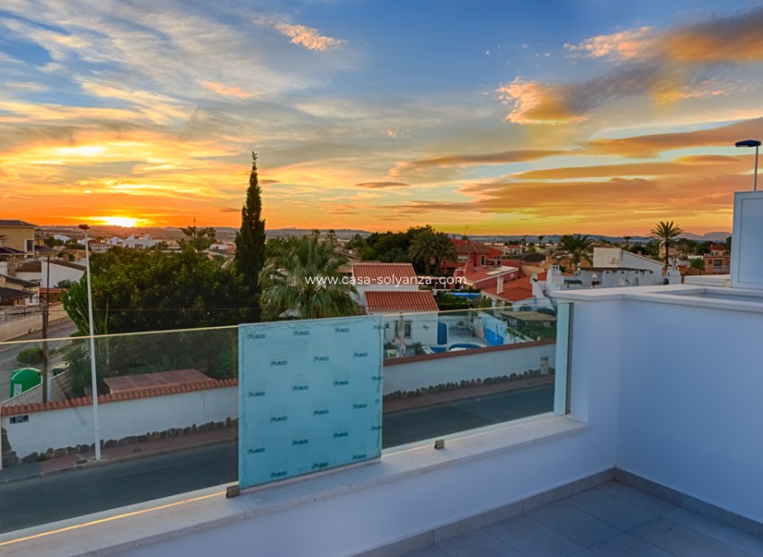 Obra nueva - Adosado - Pilar de la Horadada