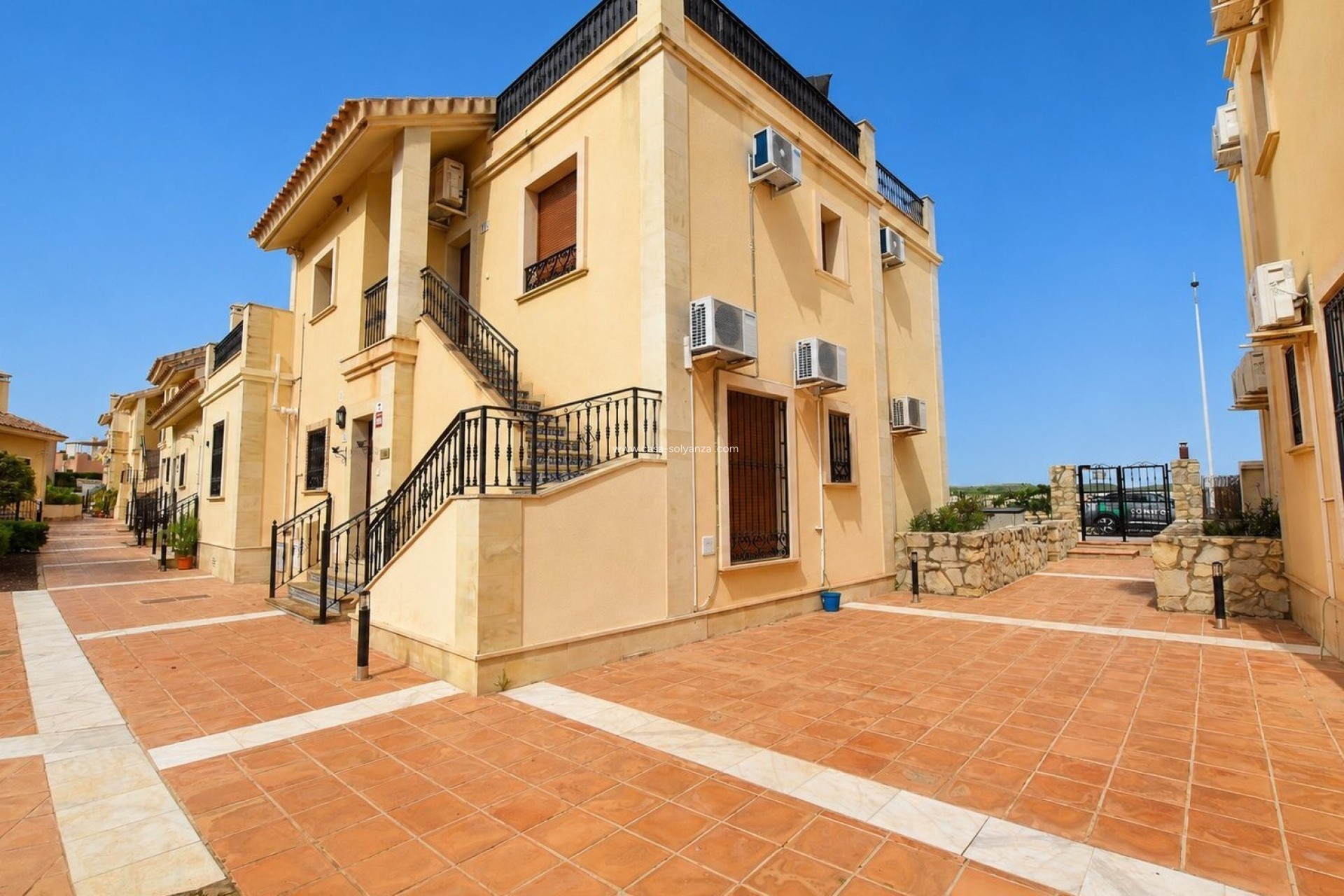 Resale - Apartment / flat - Algorfa - La Finca Golf Resort