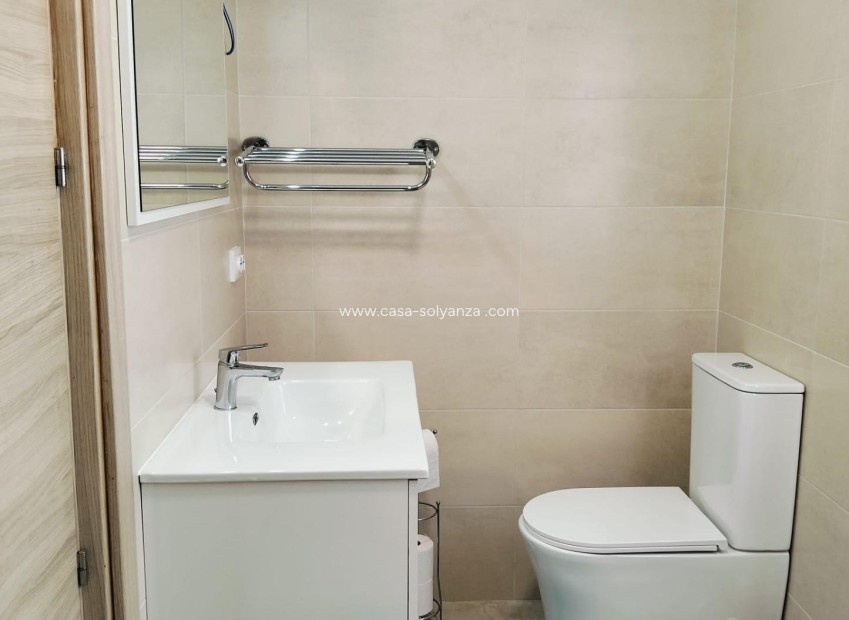 Resale - Apartment / flat - Alicante - Altozano