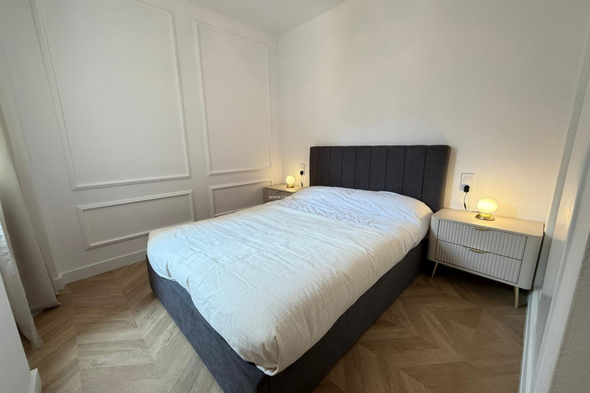 Resale - Apartment / flat - Alicante City - Parque de las Naciones