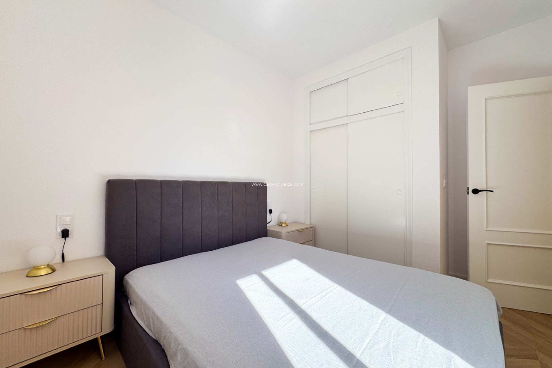 Resale - Apartment / flat - Alicante City - Parque de las Naciones