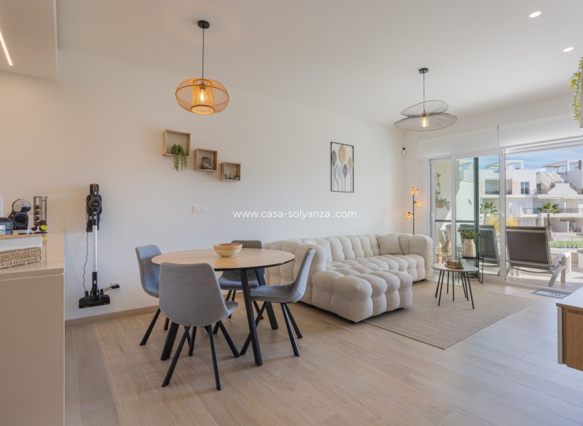 Resale - Apartment / flat - El Raso