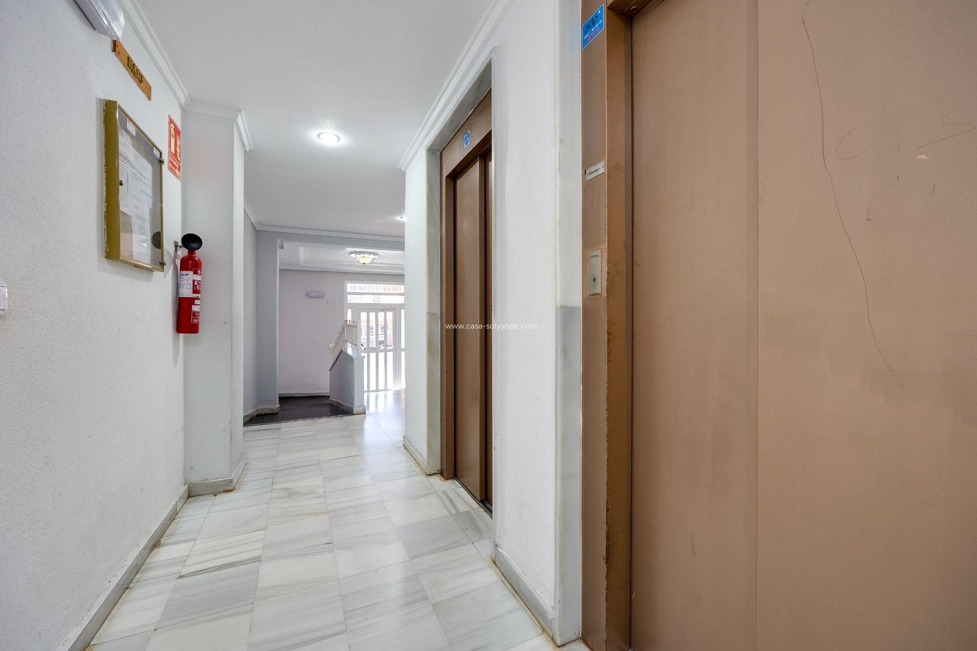 Resale - Apartment / flat - Guardamar del Segura - Pueblo