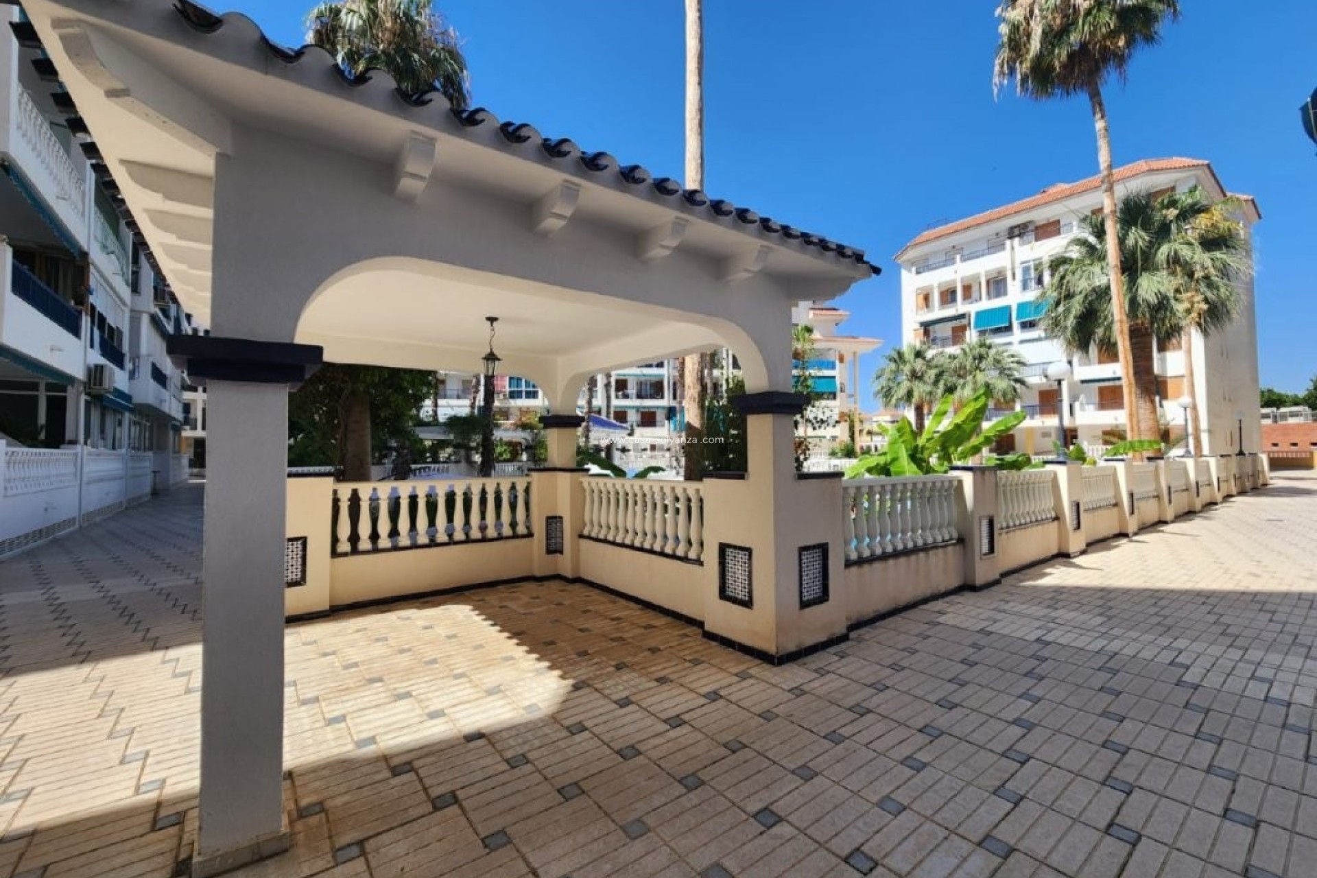 Resale - Apartment / flat - La Mata - Costa Blanca