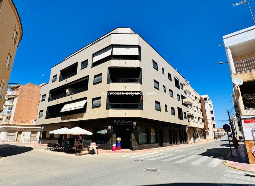 Resale - Apartment / flat - La Mata - Costa Blanca