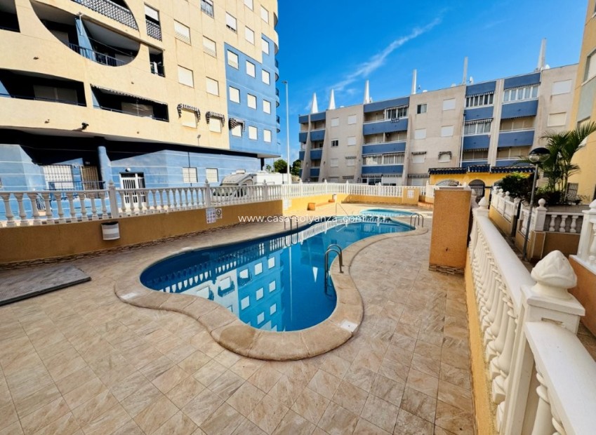 Resale - Apartment / flat - La Mata - Costa Blanca