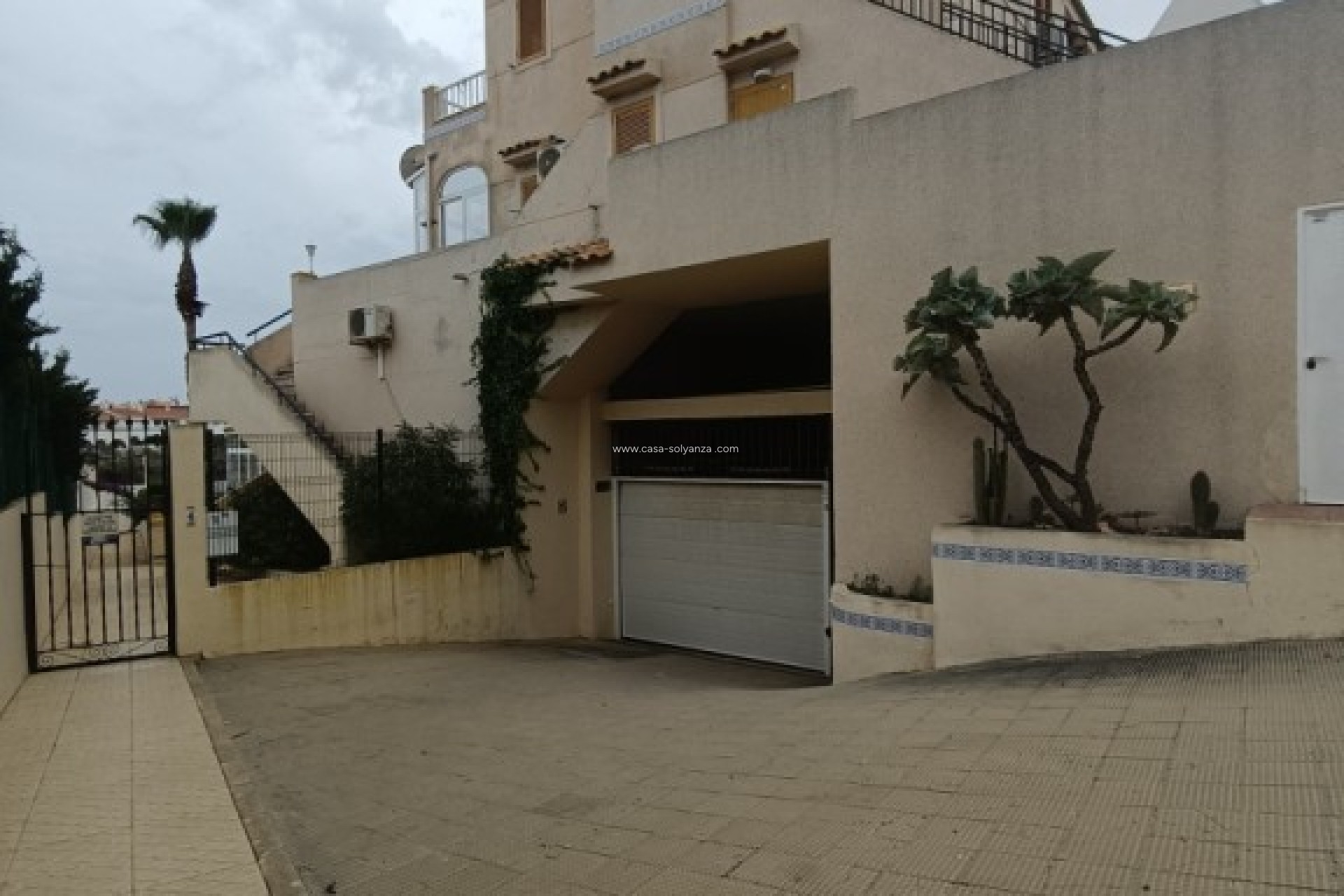 Resale - Apartment / flat - La Mata