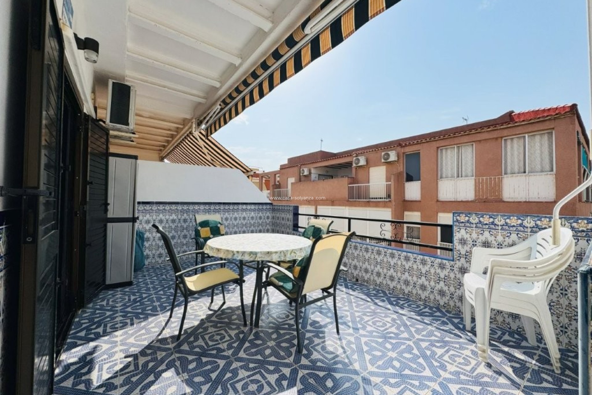 Resale - Apartment / flat - La Mata